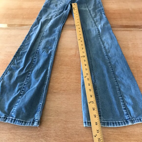 We the Free Flare Jeans Women 24 Blue Mid Rise Stretch Medium Wash Hippie 16490 - Picture 6 of 12